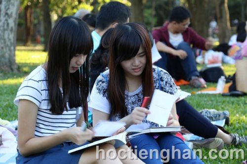 Học tiếng Hàn hiệu quả khi tham gia khóa học offline