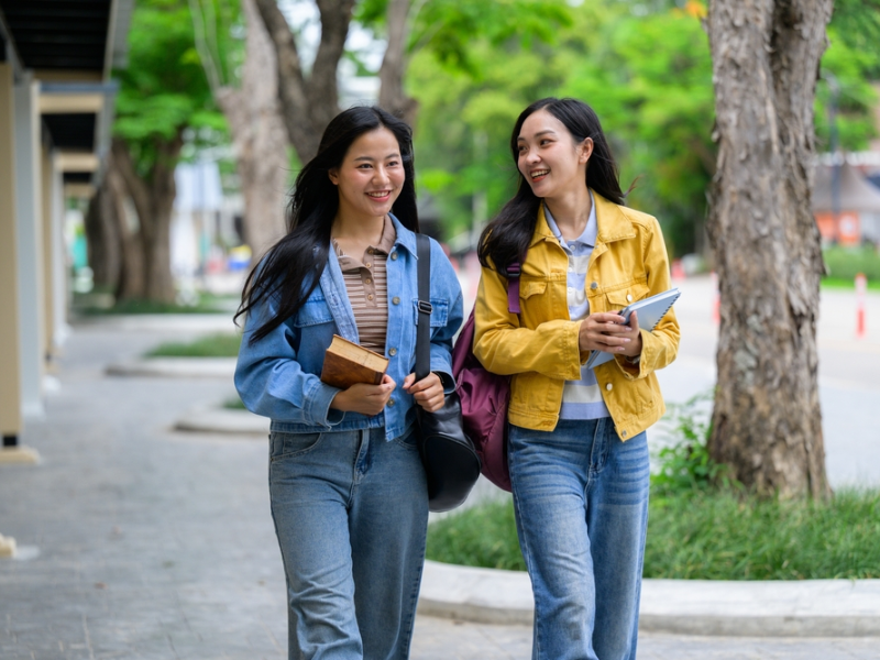 Chao-hoi-&-lam-quen-la-chu-de-pho-bien-trong-tieng-Han