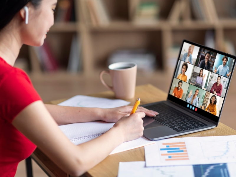 co-the-linh-hoat-dia-diem-hoc-tieng-Han-truc-tuyen